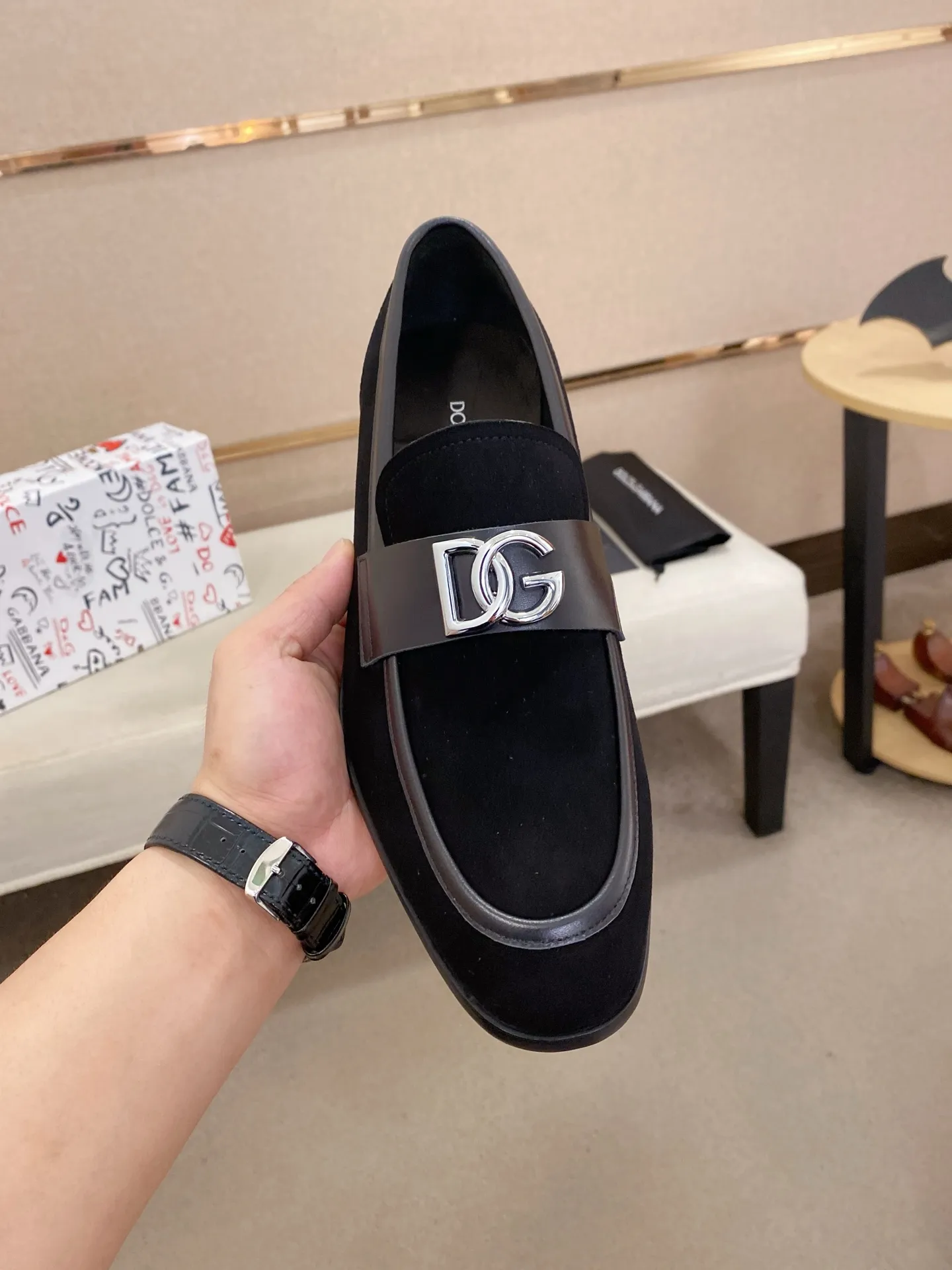 Men's clothing and shoes💰 520💰🌲DG top-notch🔍🔍men's new leather shoes🚹sold at the same time⚠The uppers are imported cowhide from Italy, the entire imported cowhide lining, and imported accessories💪💪, completely 1⃣️ vs. 1⃣️🇮🇹 💪💪, ⚠Sole: The original sole is specially provided by the original factory, the exclusive movable molded sole is super comfortable, ⚠Original factory follow-up goods, 🔍🔍high quality, can be entered and exited at will, welcome to compare ⚠Size number: 38-44. Can be customized 45 non-returnable